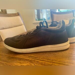 Men’s Rothy shoes